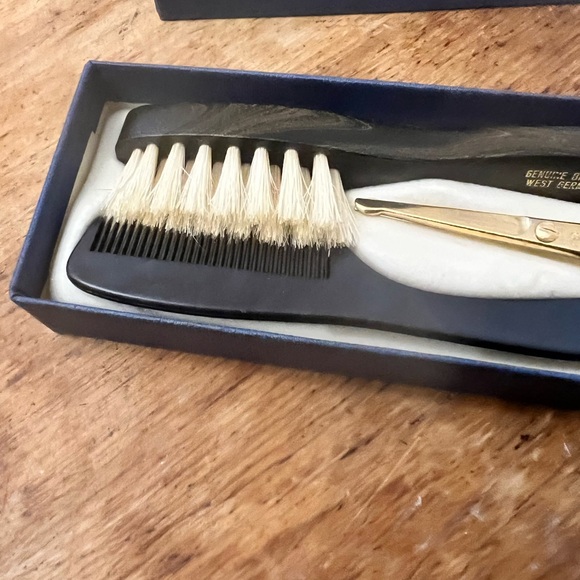 NIB Moustache Grooming Kit made in West Germany - Picture 3 of 3